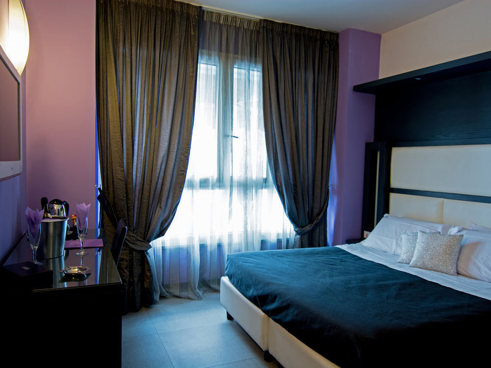 Golden Hotel Nápoles